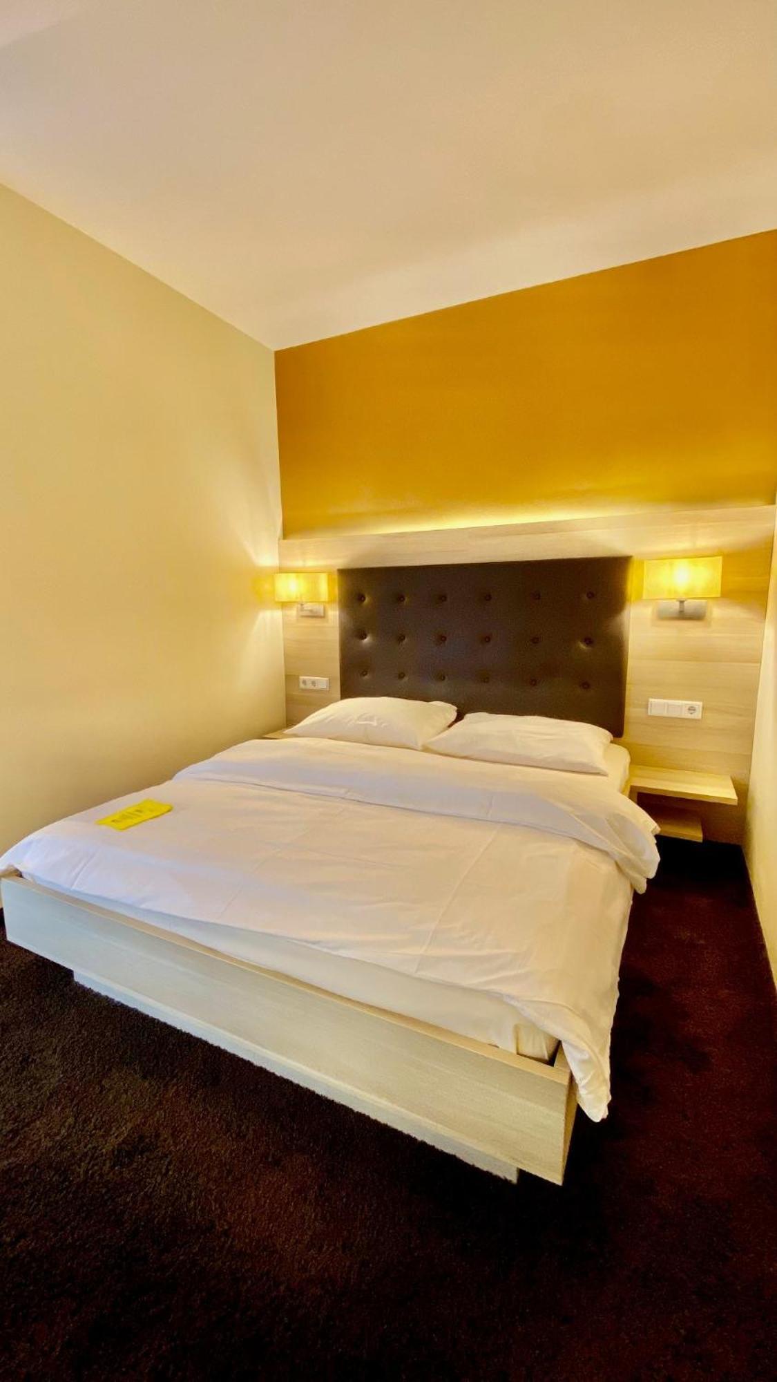 Hotel Bacchus Бенсхайм Номер фото