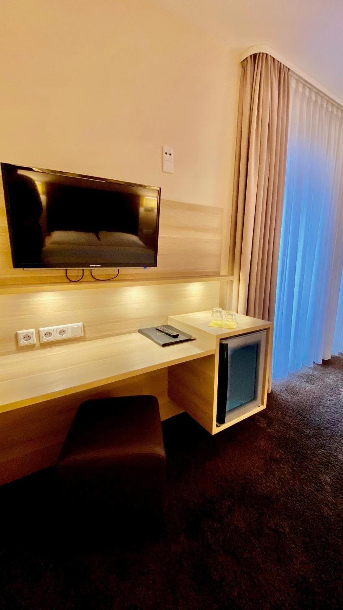 Hotel Bacchus Бенсхайм Номер фото
